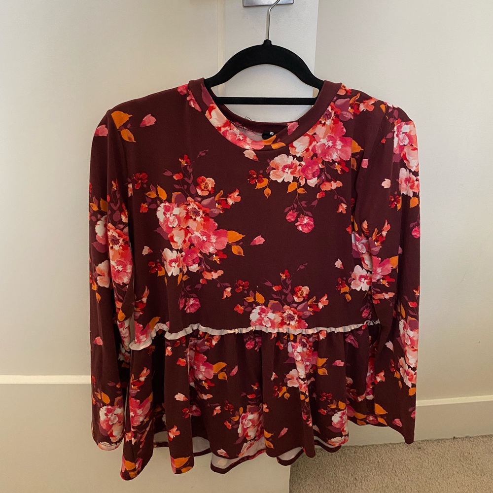 Agnes and Dora floral peplum top. Size small